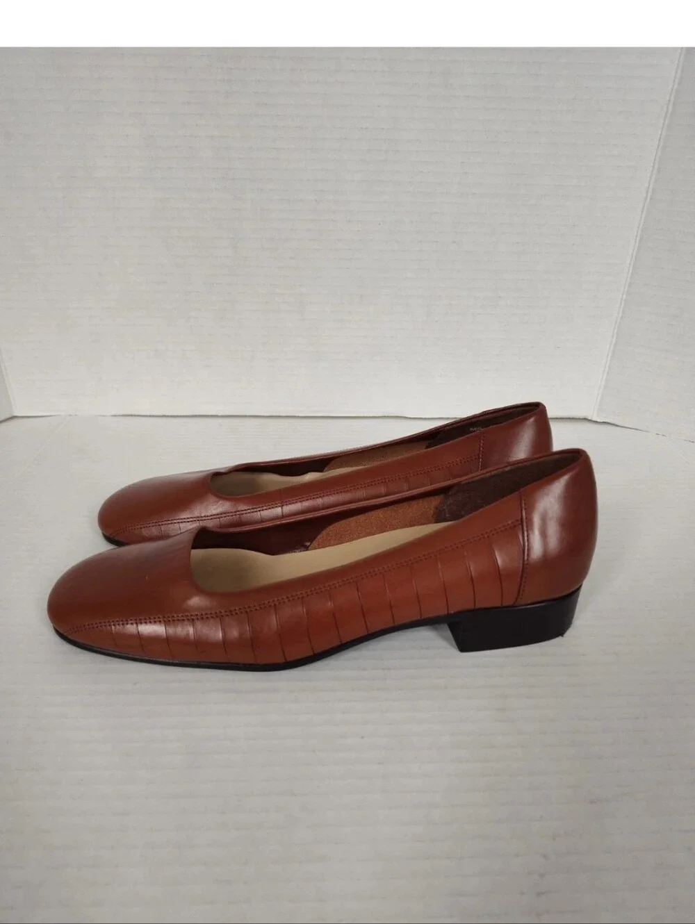 Naturalizer Leather Loafers Womens Size 8.5W Low Heel Comfort Light Brown